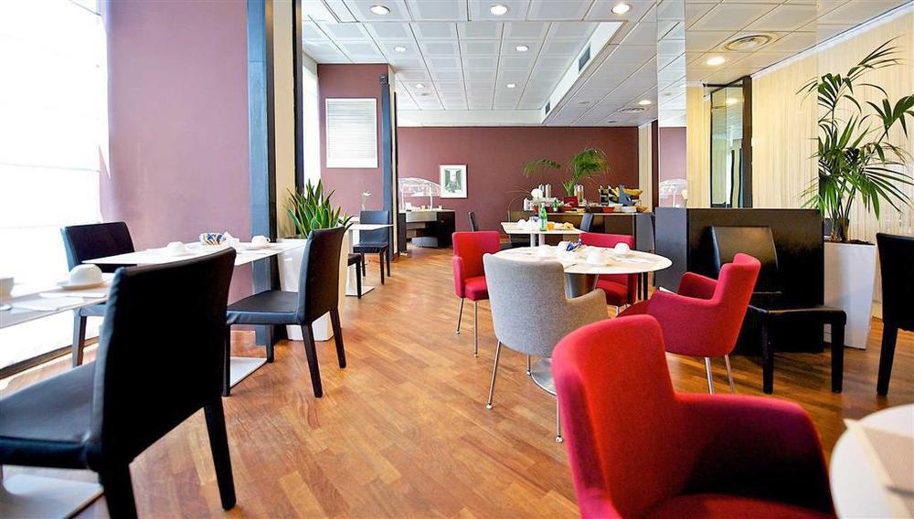 Novotel Genova City Restoran gambar